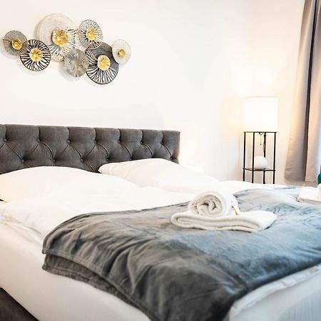 Apartmento Blue Magdeburg - Zentral - Wifi - Netflix エクステリア 写真