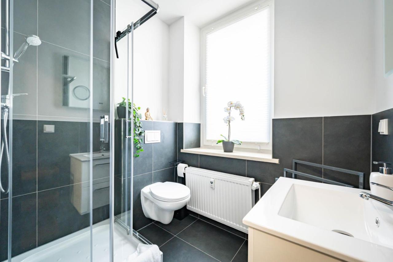 Apartmento Blue Magdeburg - Zentral - Wifi - Netflix エクステリア 写真