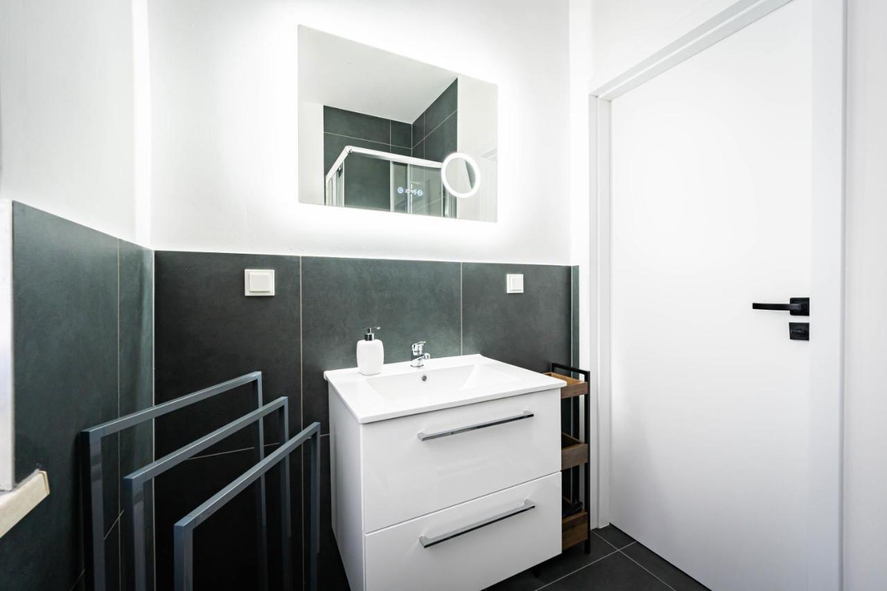 Apartmento Blue Magdeburg - Zentral - Wifi - Netflix エクステリア 写真