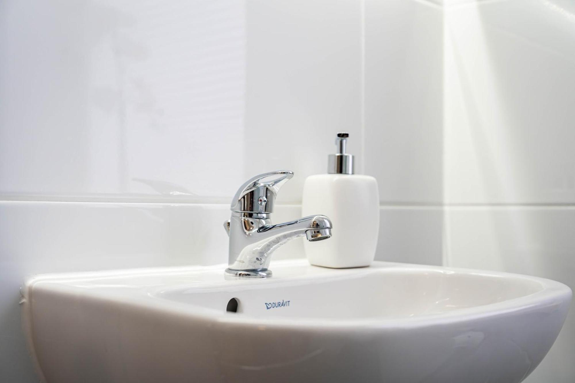 Apartmento Blue Magdeburg - Zentral - Wifi - Netflix エクステリア 写真
